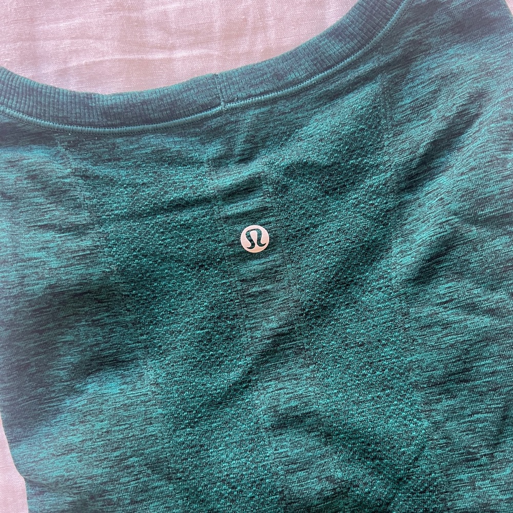 Lululemon long sleeve green top